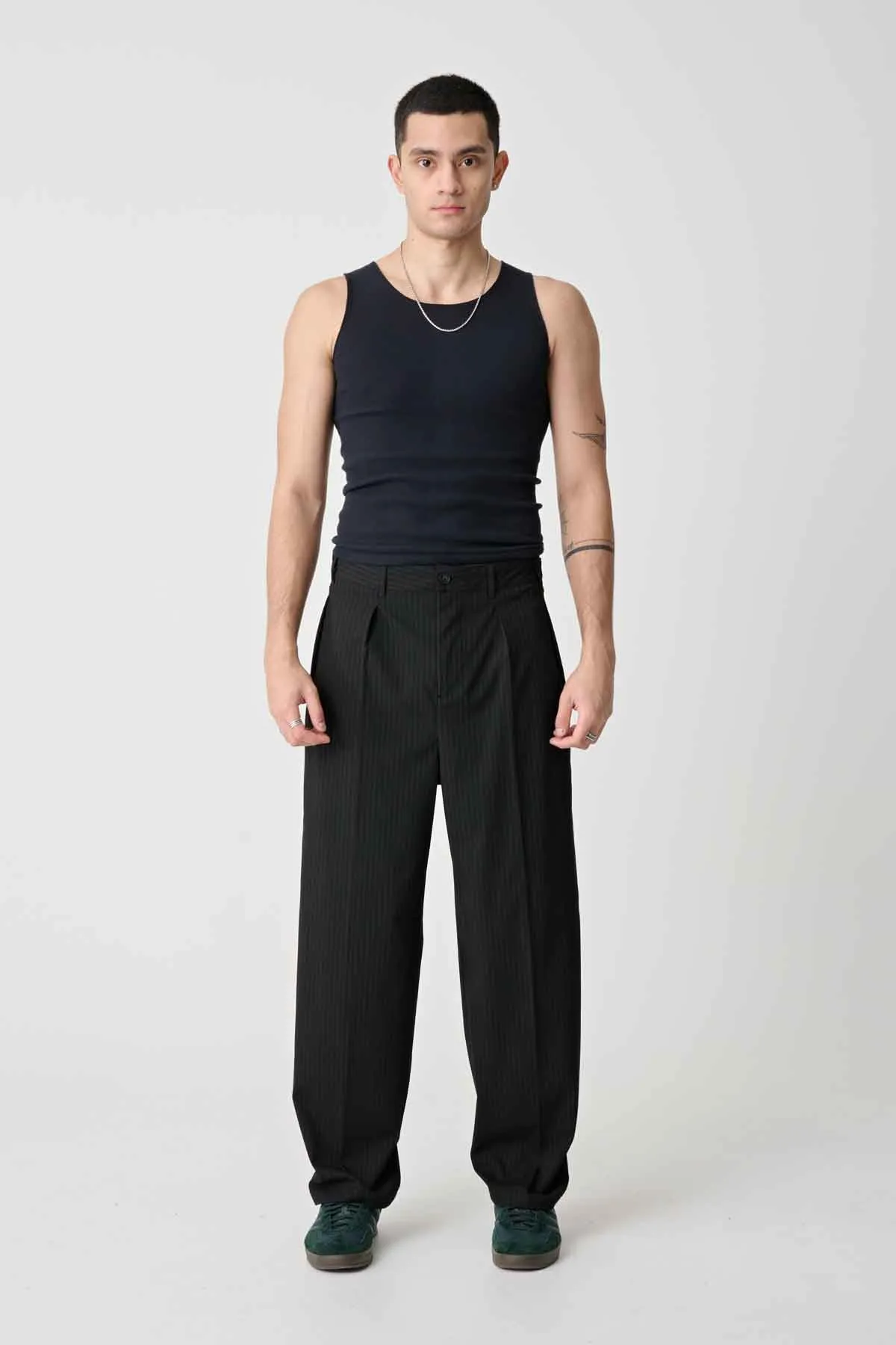 AMPLIFY PLEATED TROUSER - BLACK STRIPE