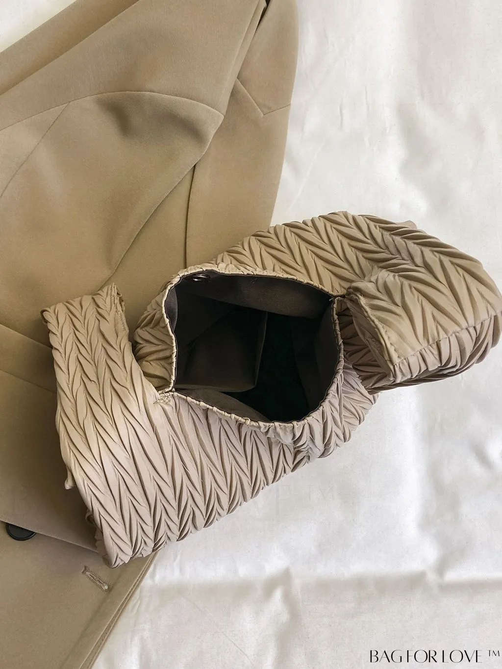 BagForLove - Stylish Cloud-patterned Folded Handbag: Versatile Crossbody for Women, New in 2023