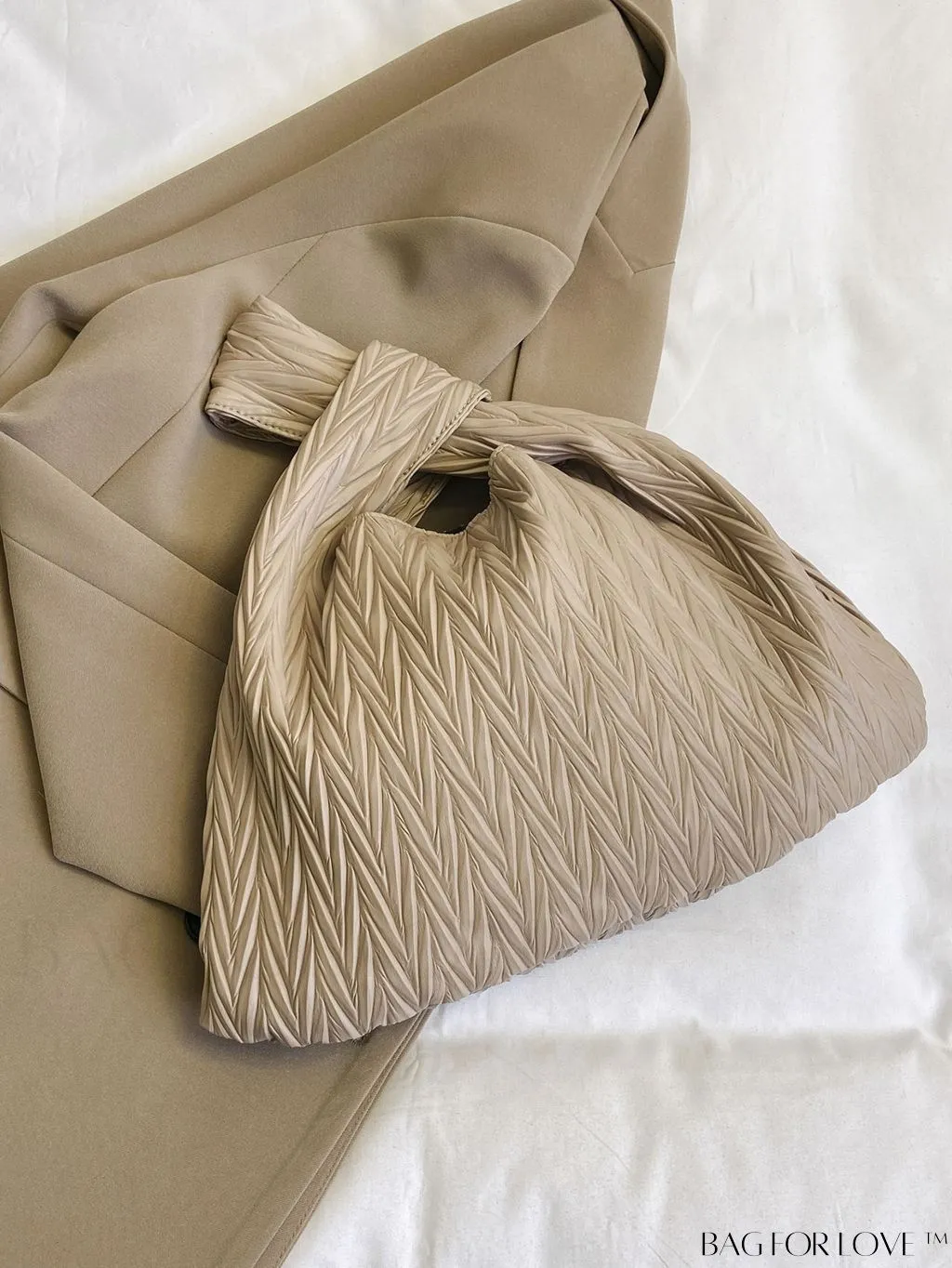 BagForLove - Stylish Cloud-patterned Folded Handbag: Versatile Crossbody for Women, New in 2023