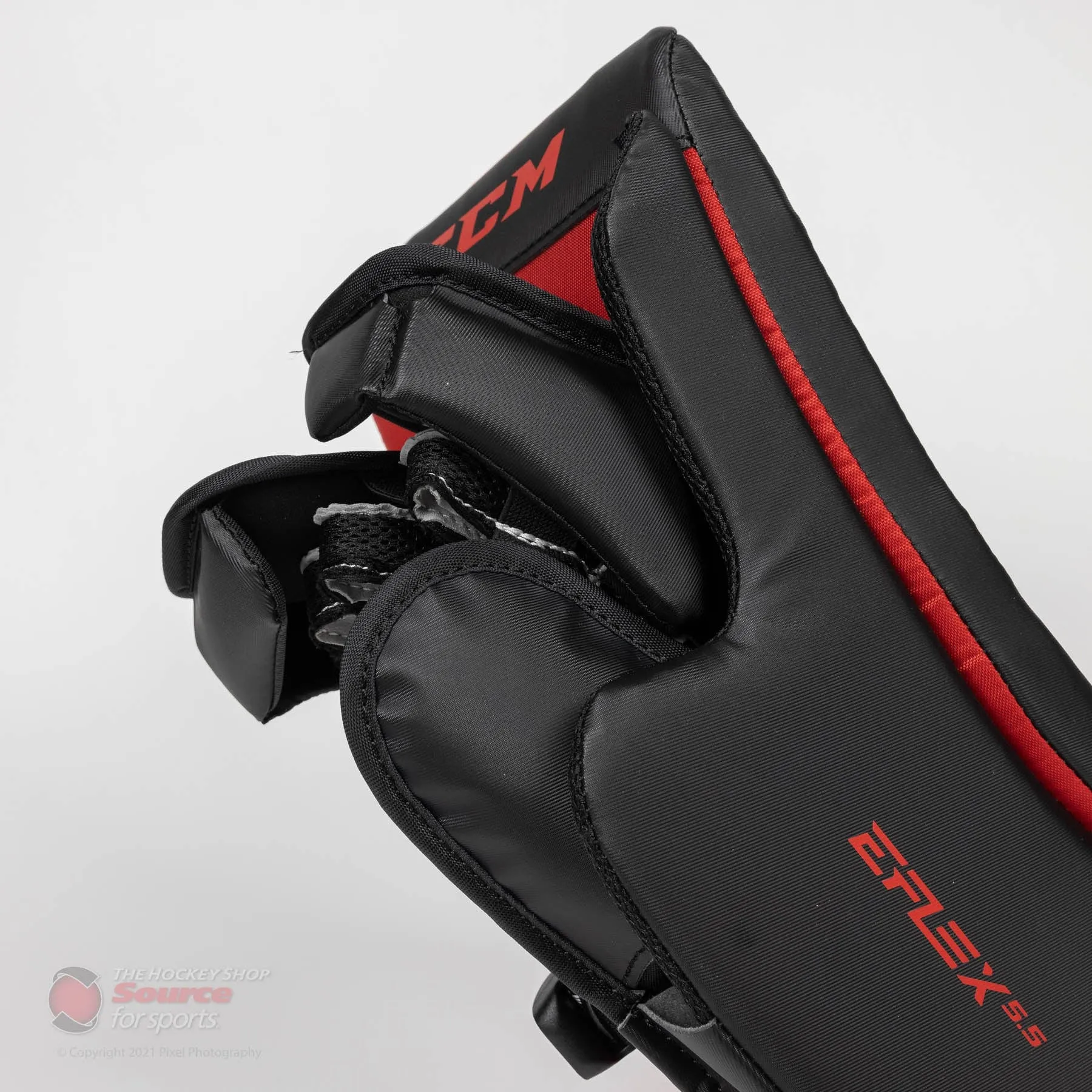 CCM Extreme Flex E5.5 Junior Goalie Blocker - Source Exclusive