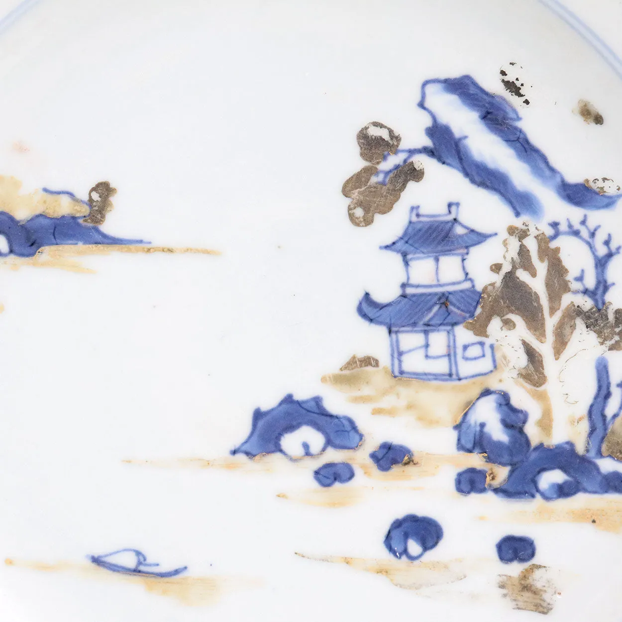 Chinese Export Porcelain Boatman and Six-Flower Nanking Cargo Shipwreck Plate