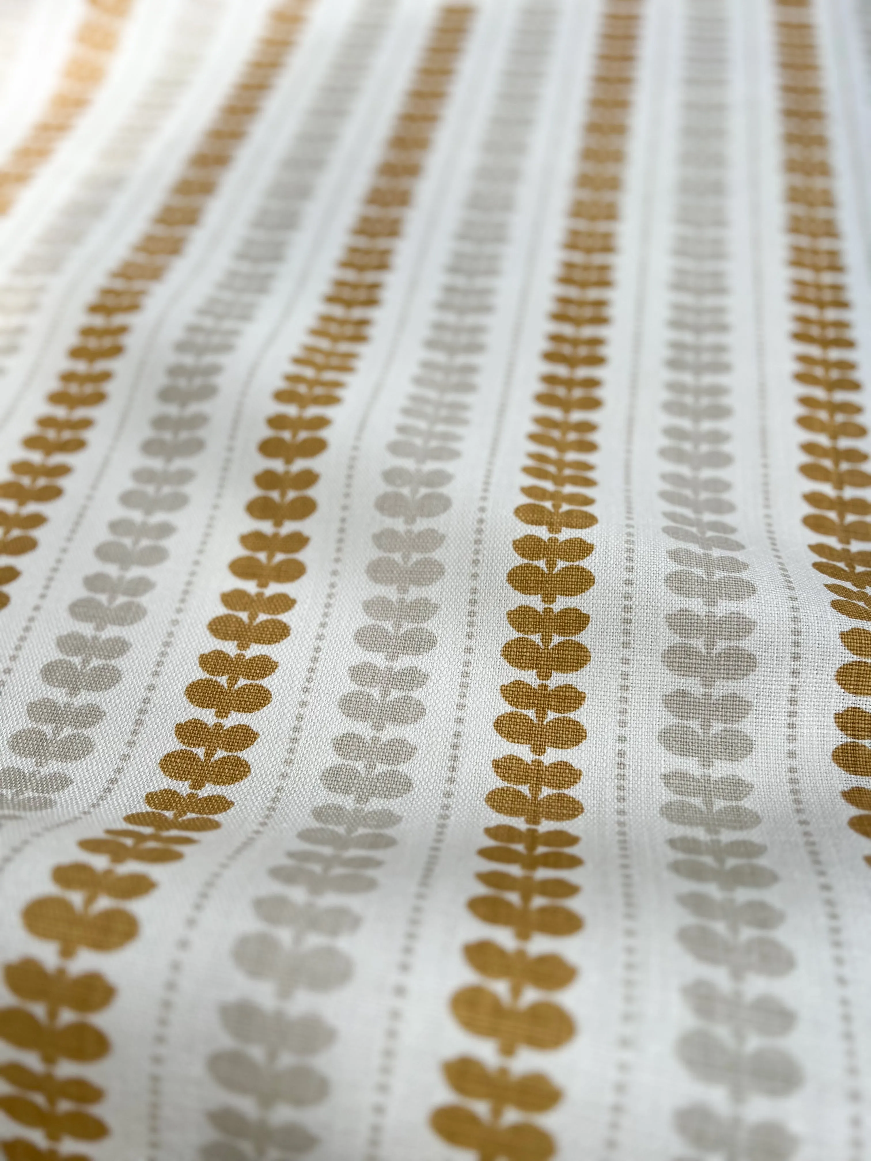 Elodie Double Heron & Wheat on Oyster Fabric