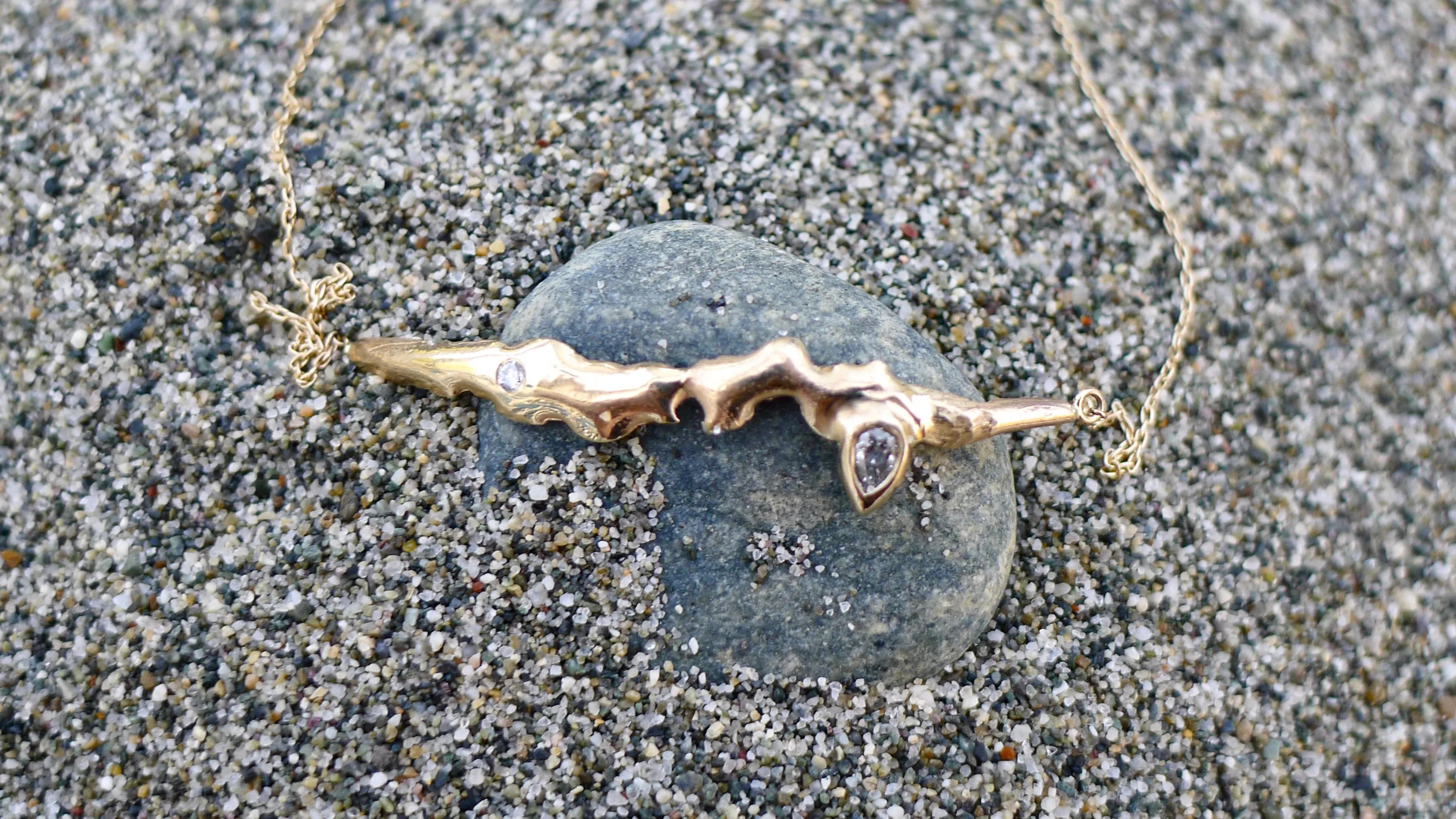 INUNDATION Gold and Diamond Bracelet