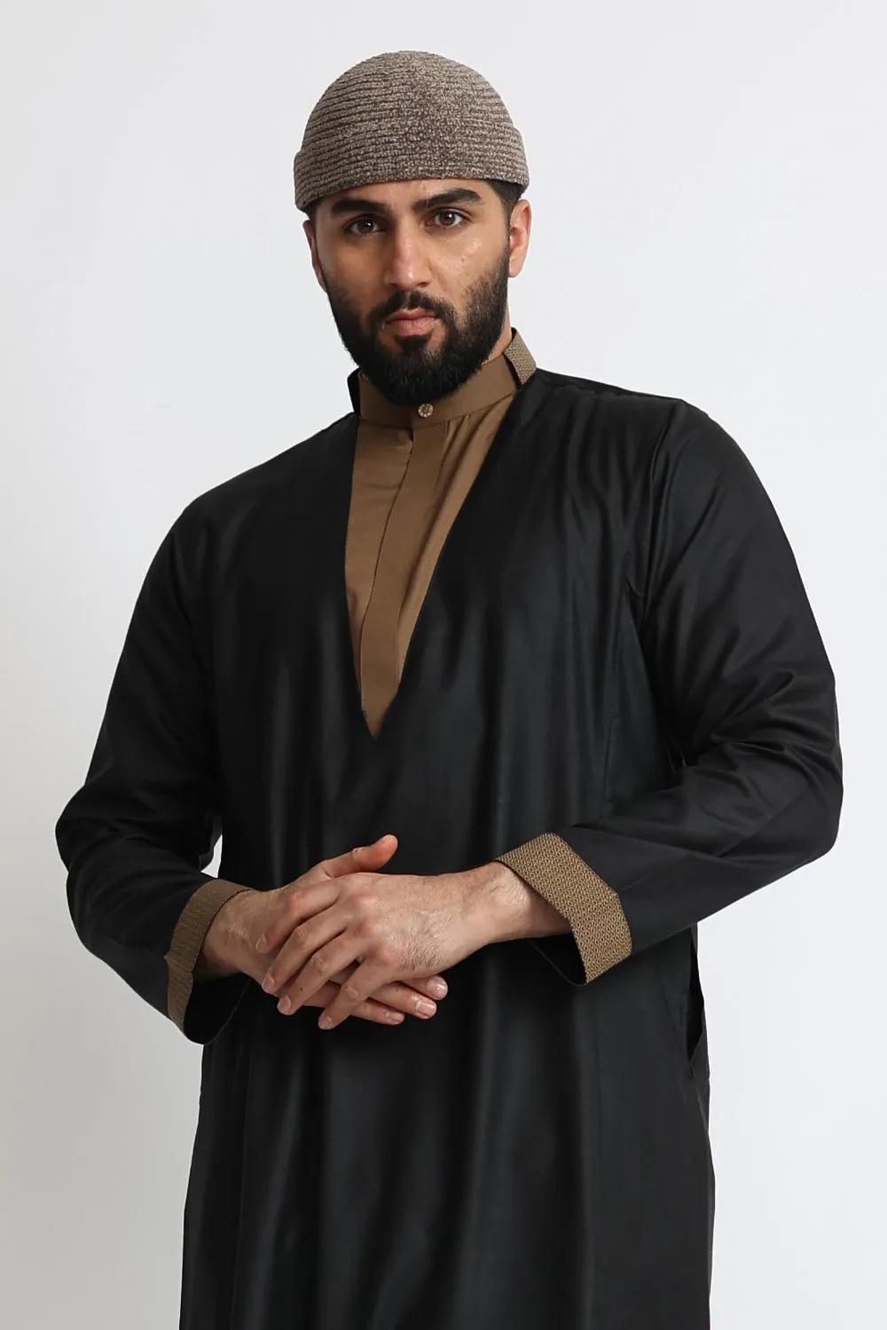 J117 Black/Brown Tux Thobe