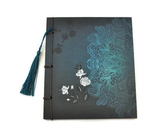 Large dice bag, dice and notebook, Medallion patterned