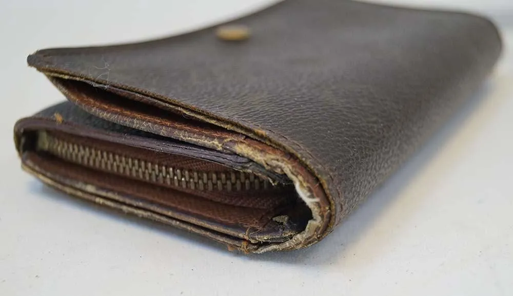 LOUIS VUITTON Monogram Porte Monnaie Wallet - Last Call