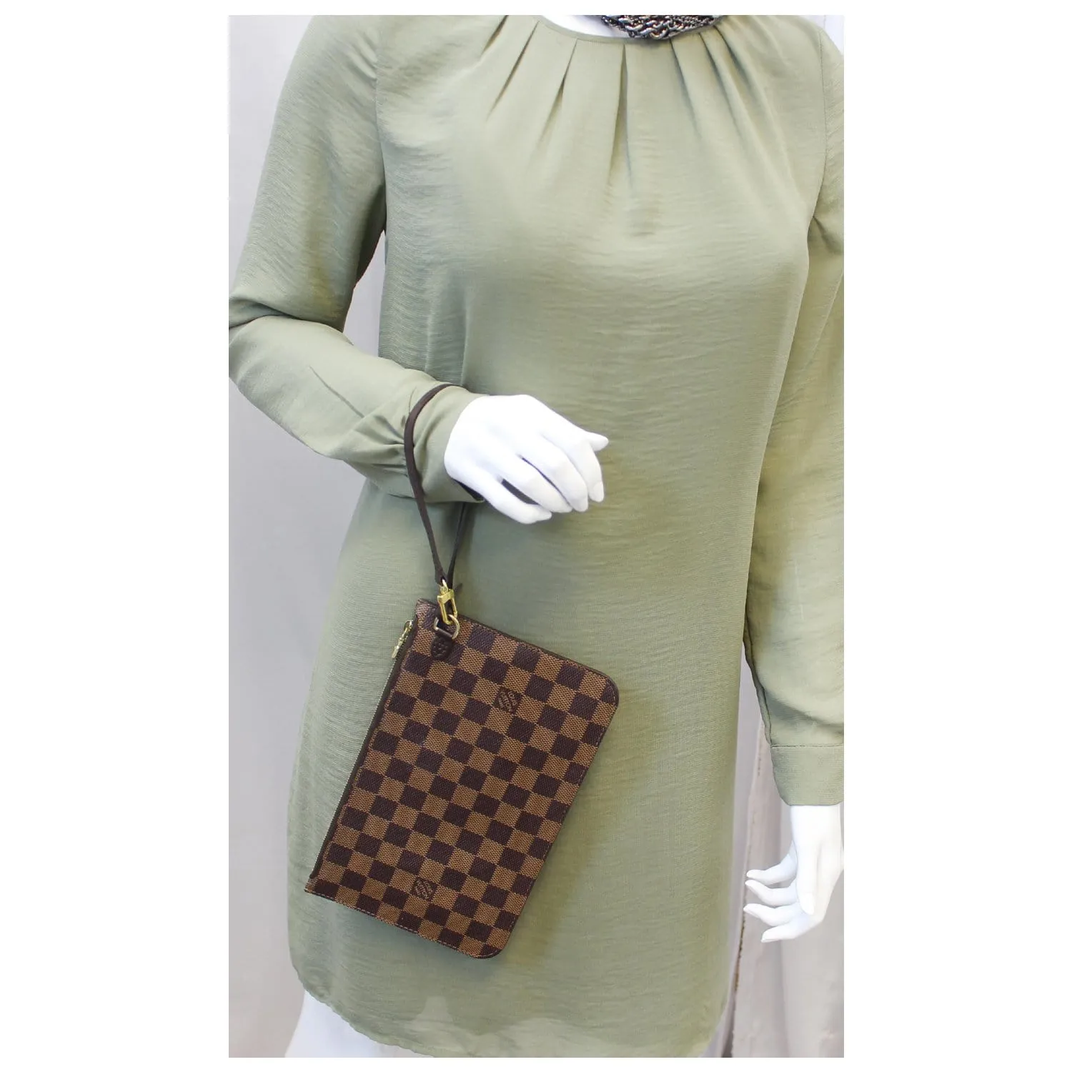 LOUIS VUITTON Pochette Wristlet Pouch Neverfull MM Damier Ebene