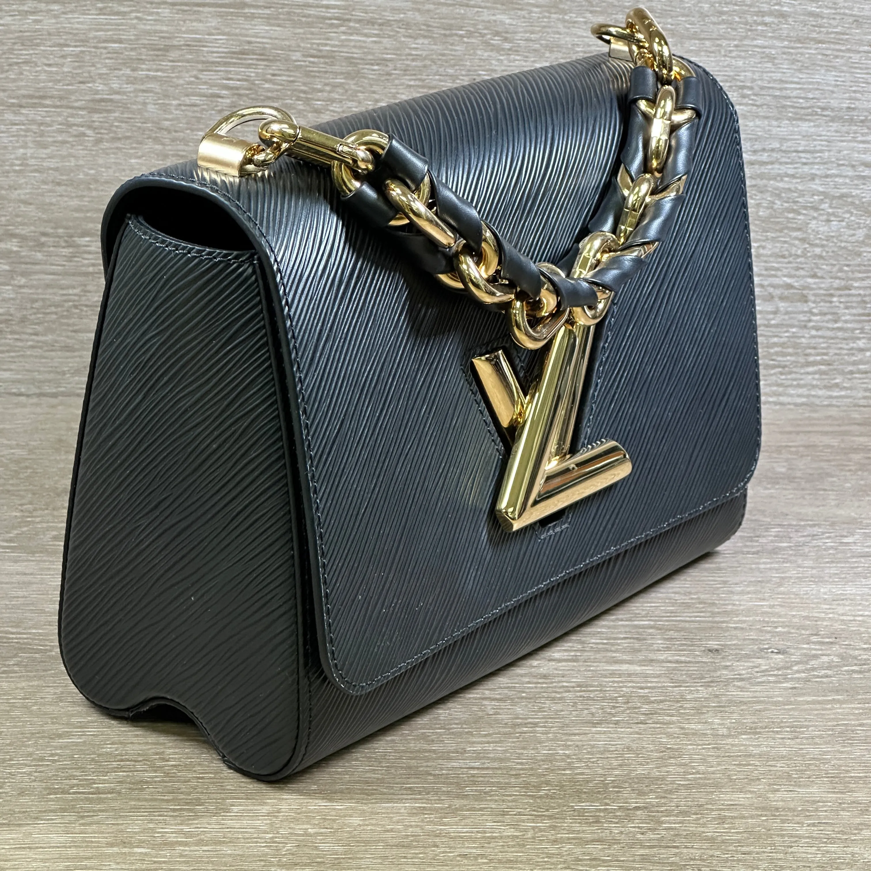 Louis Vuitton Twist MM - Epi Leather