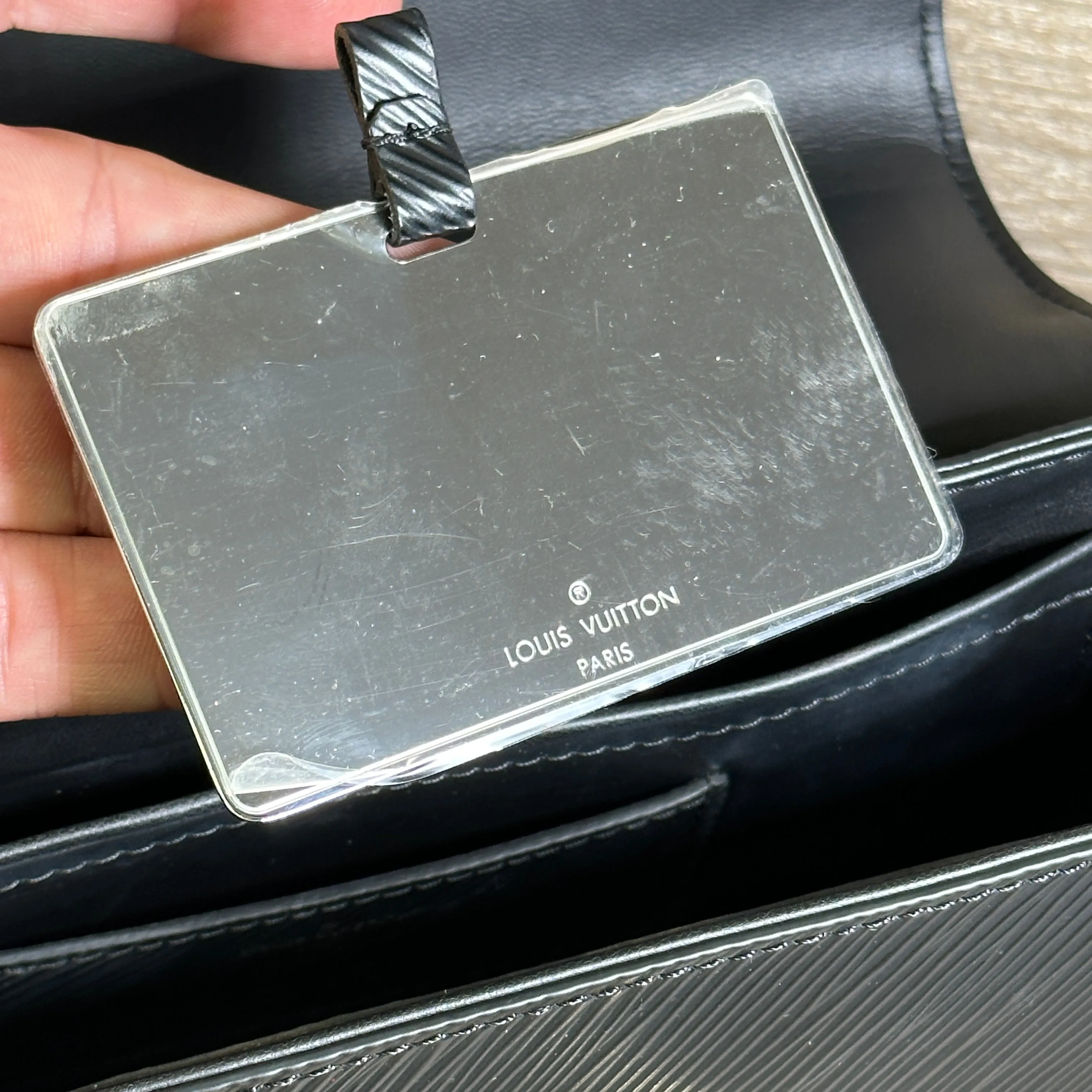 Louis Vuitton Twist MM - Epi Leather