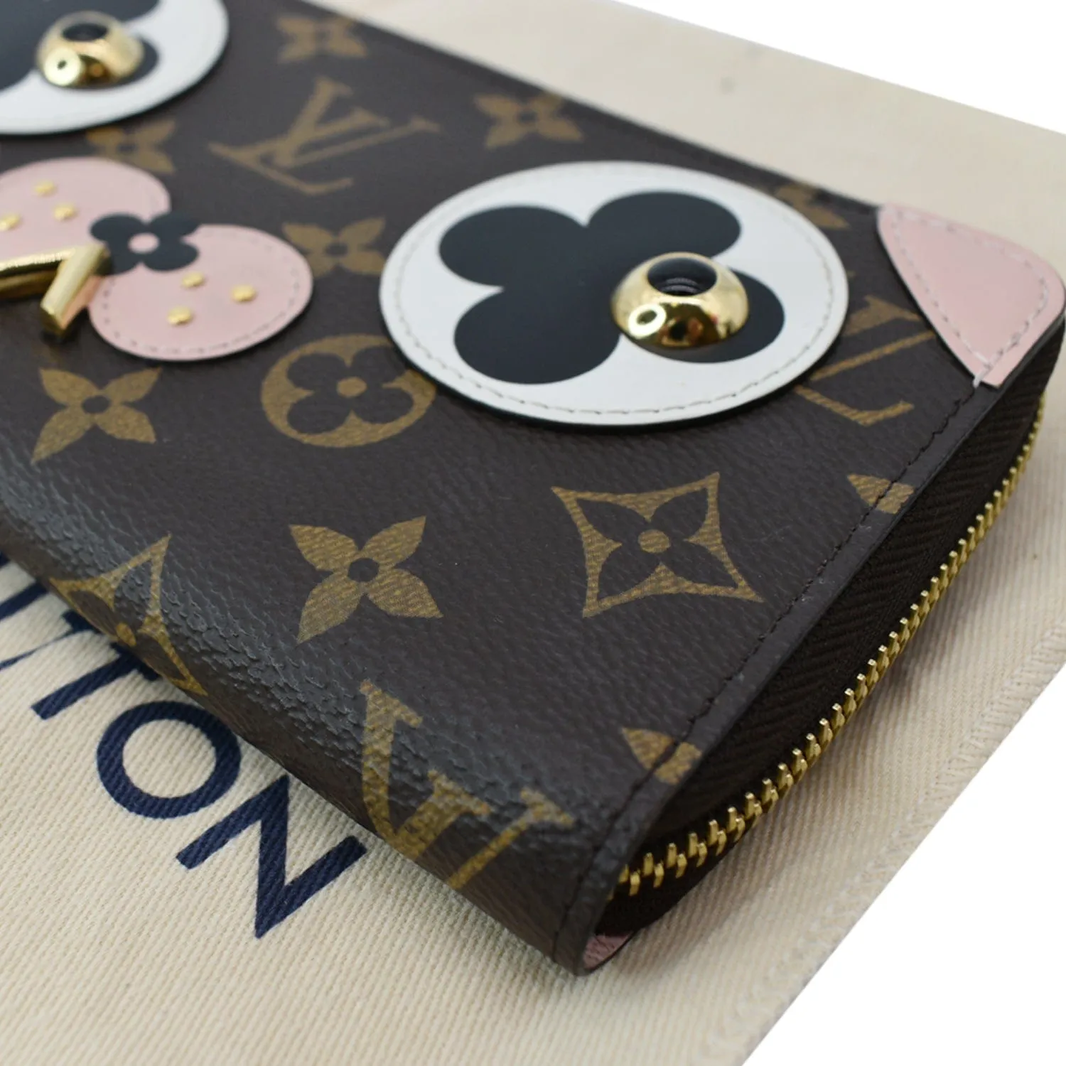 LOUIS VUITTON Valentine Dog Zippy Monogram Canvas Wallet Brown