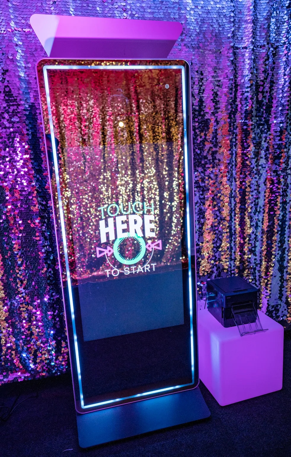 Mirror 4 Flawless Photo Booth - FLOOR Model Unit Only