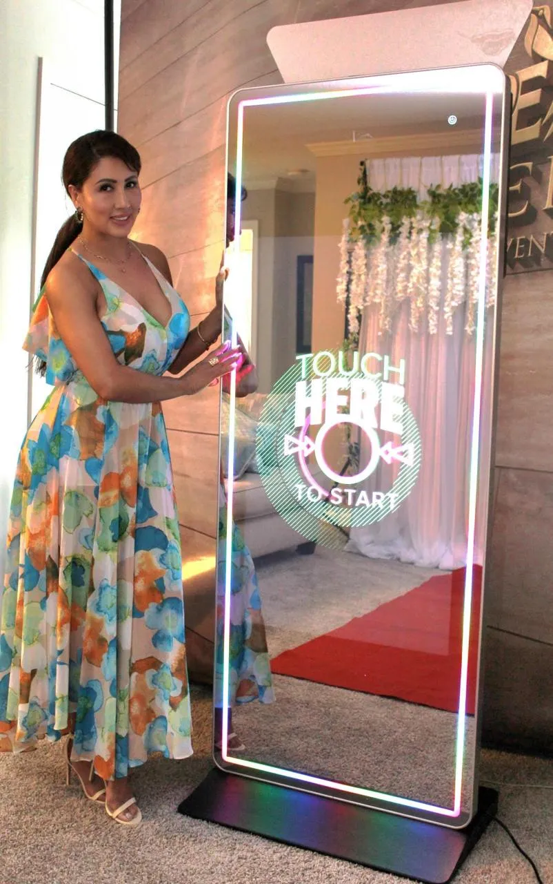 Mirror 4 Flawless Photo Booth - FLOOR Model Unit Only