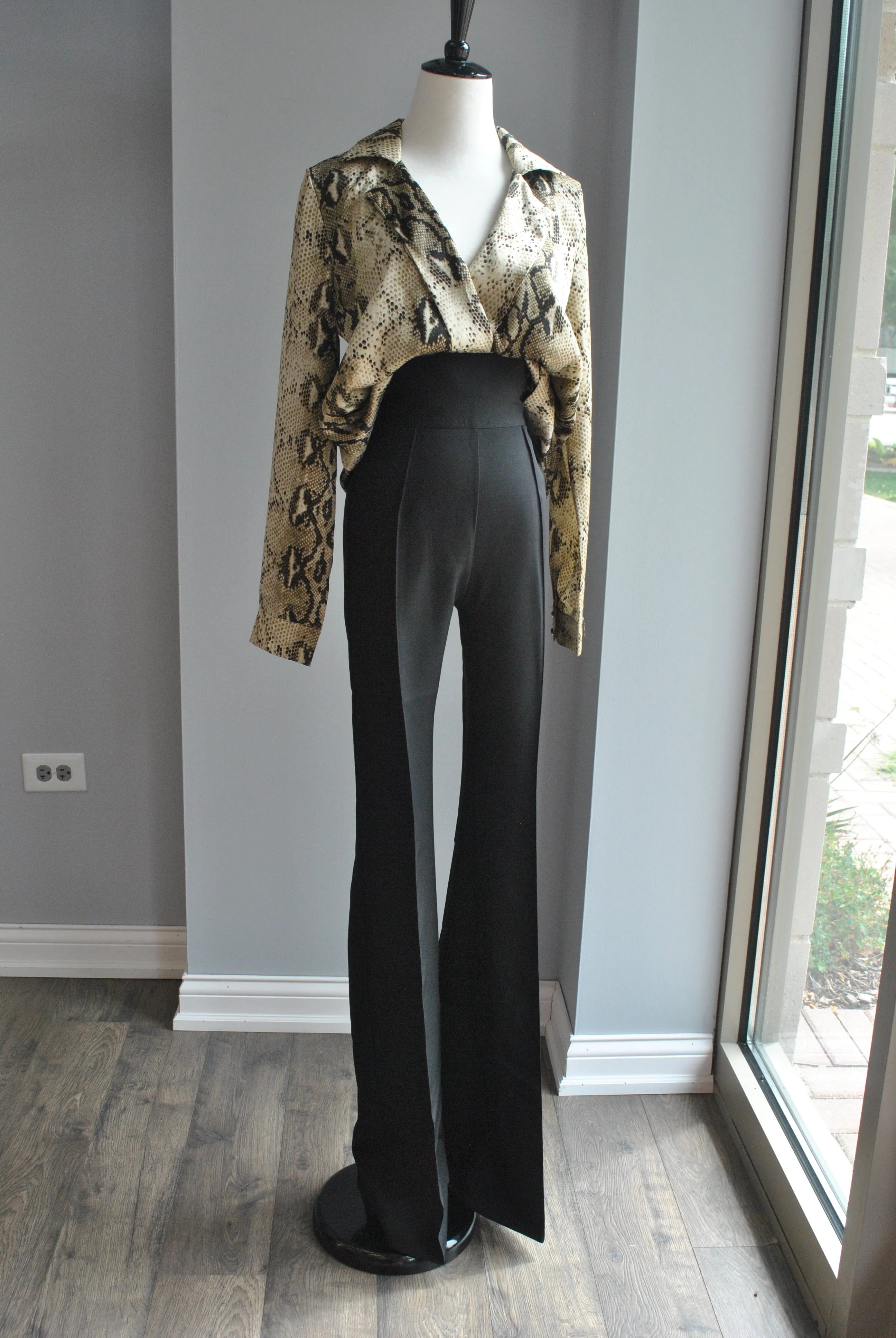 SILKY SNAKE PRINT LONG SLEEVE TOP