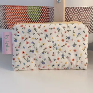 Small Flat Pouch - White Florals