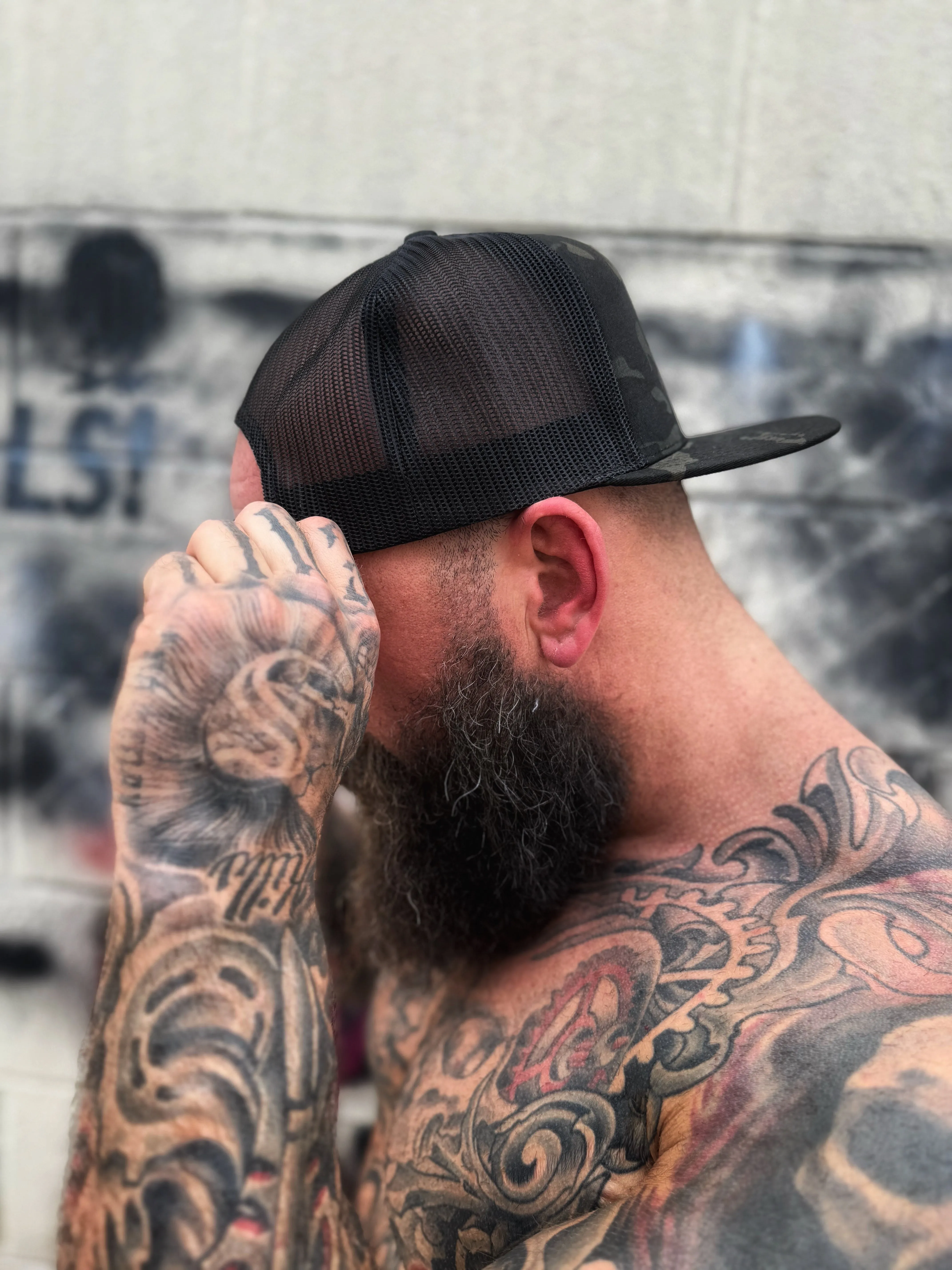 TDC SYMBOL BLACK CAMO FLAT BILL HAT