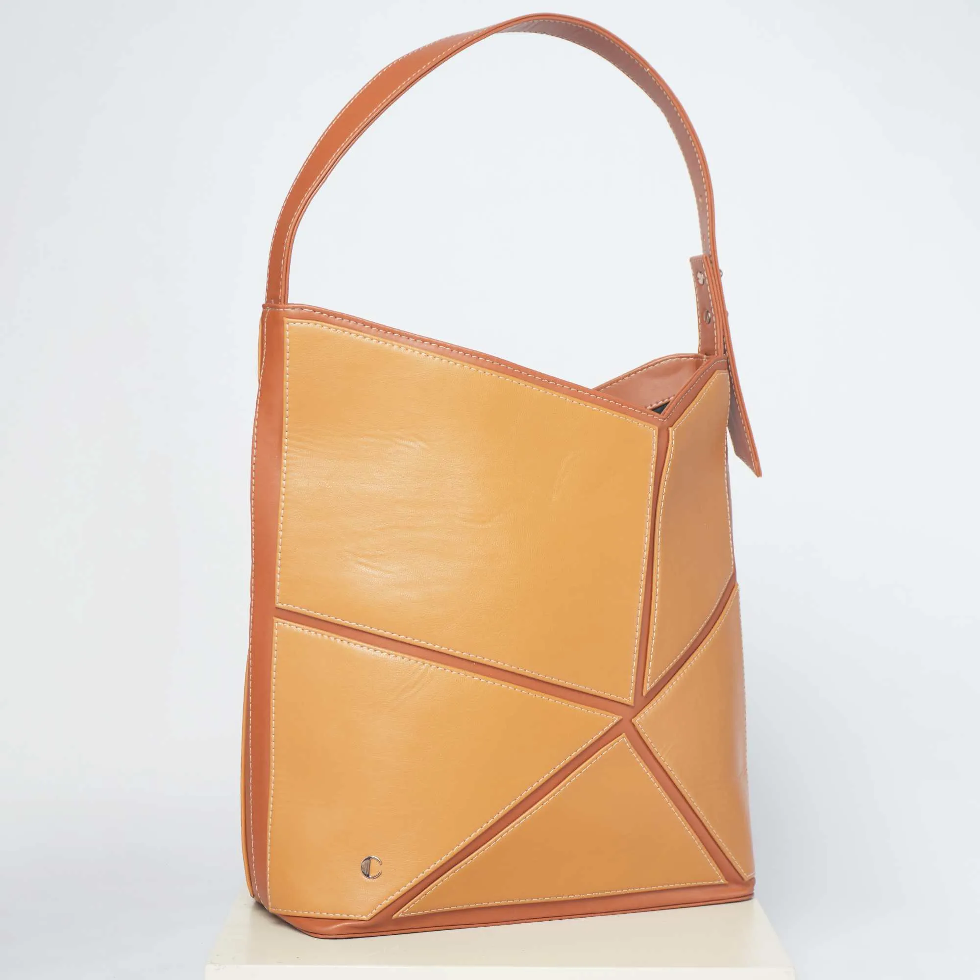 The Urban Commuter - Tan