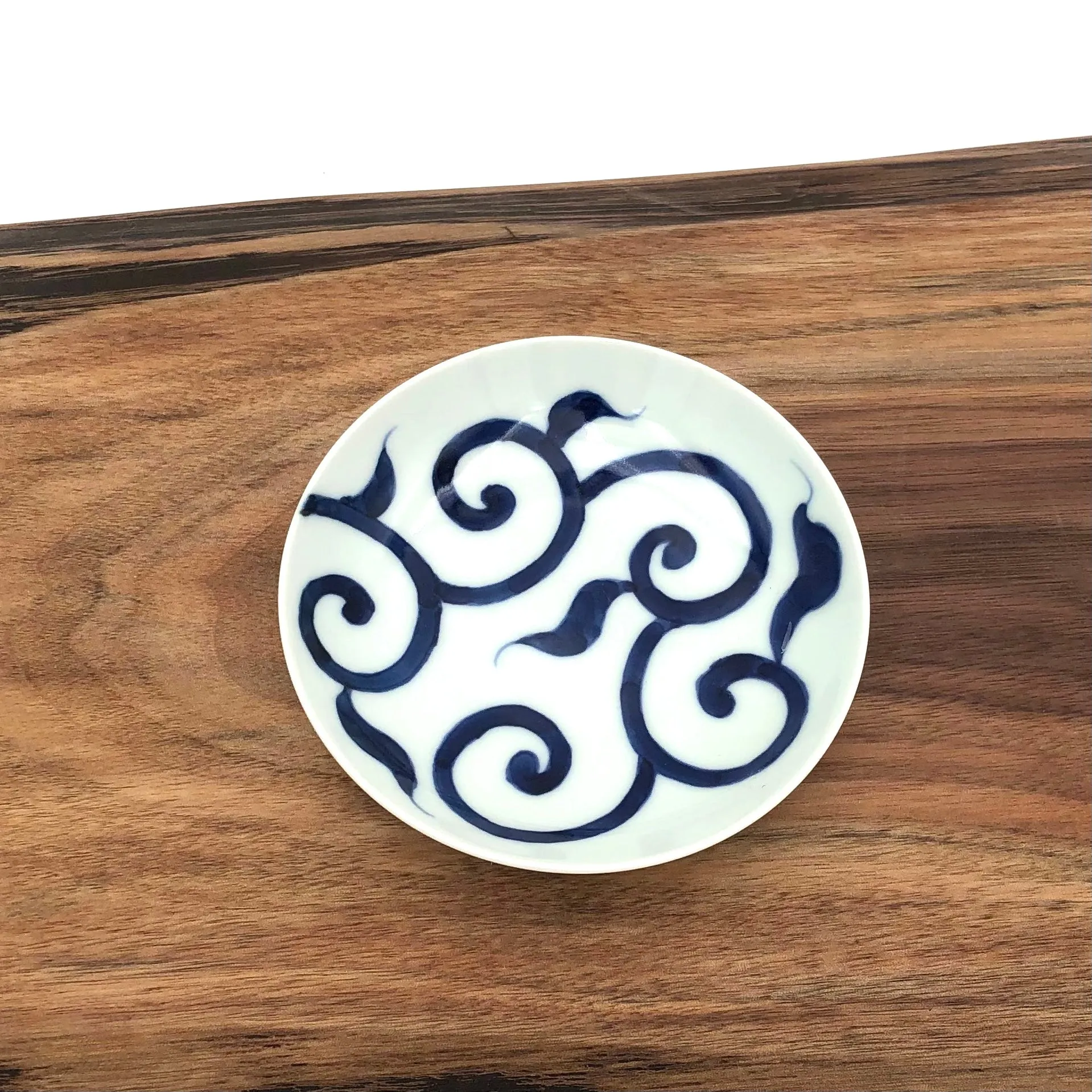 TRIPWARE Japan - 4" Painted Porcelain Ring Dish (Blue Arabesque)