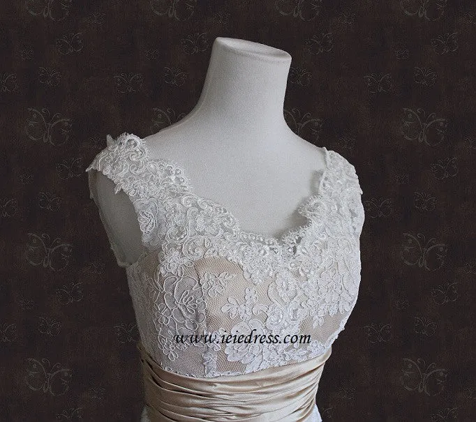 Vintage Slim A-line Lace V Neck Lace Wedding Dress | Monica